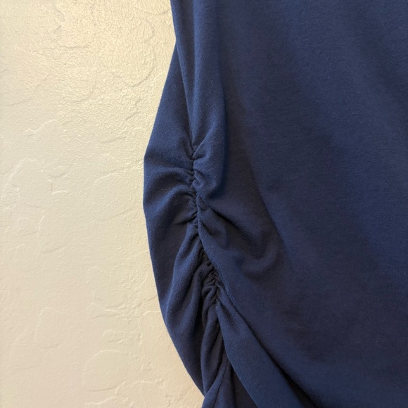 Bundle of two maternity shirts size small old navy and motherhood maternity - Picture 16 of 16